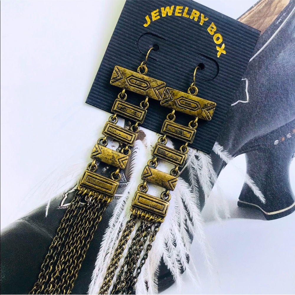 🔥New Retro Jewelry Box Fashion Tassel Earrings